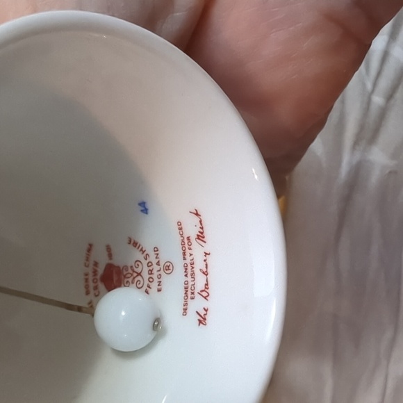 Danbury Mint Collectable Bell - Picture 4 of 4